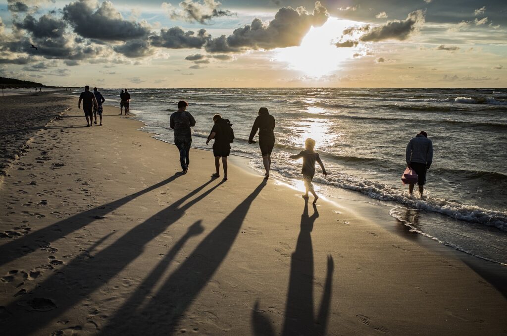 beach, people, sea-5696492.jpg